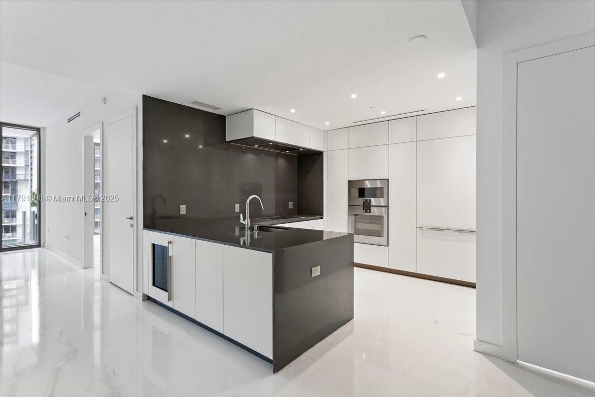 Property Photo: 300 Biscayne Blvd Way 2509 FL 33131