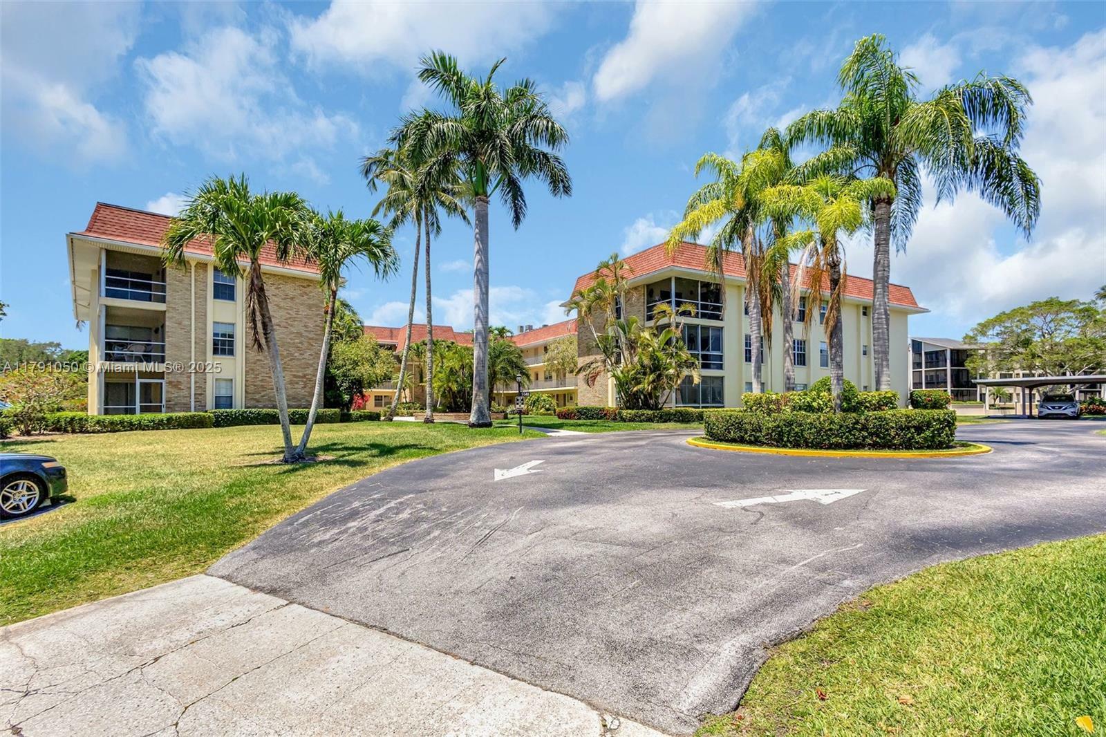 Property Photo: 5540 Tamberlane Cir 316 FL 33418