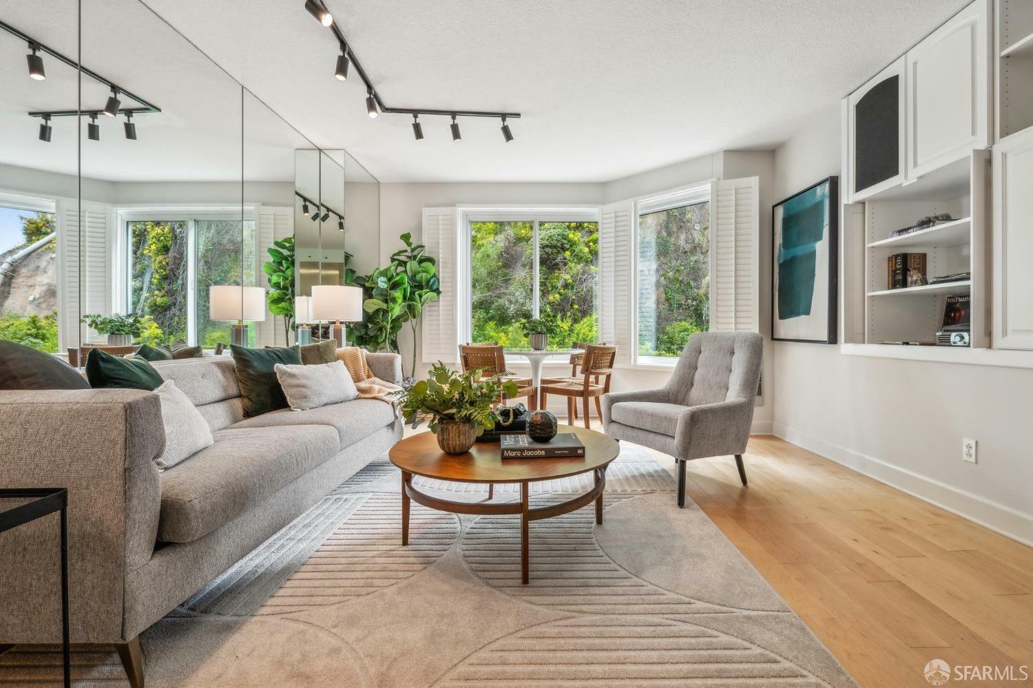 Property Photo: 111 Chestnut Street 302 CA 94111
