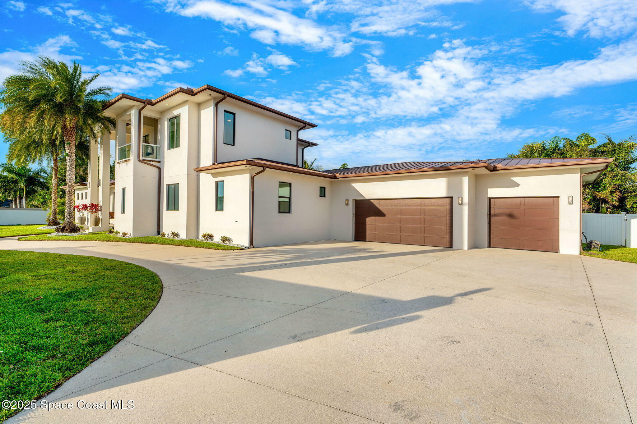 Property Photo:  2355 N Riverside Drive  FL 32903 
