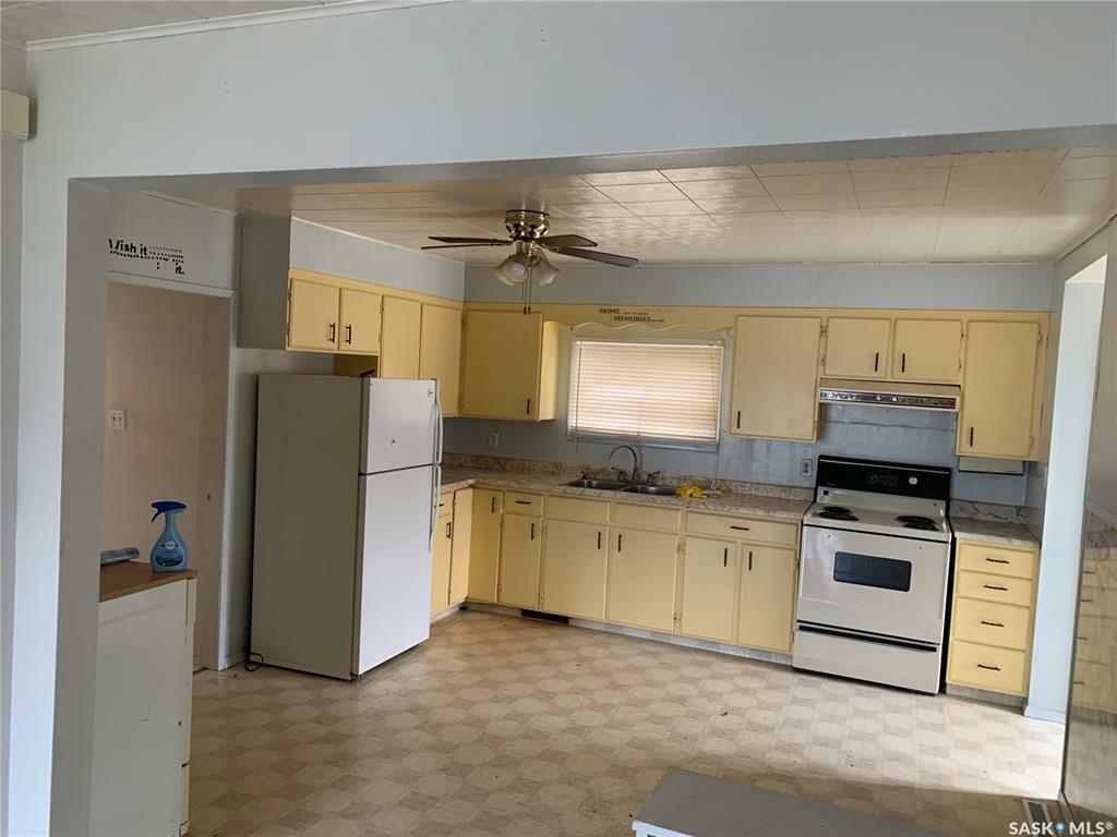 Property Photo: 203 Centre Street SK S0K 2Z0