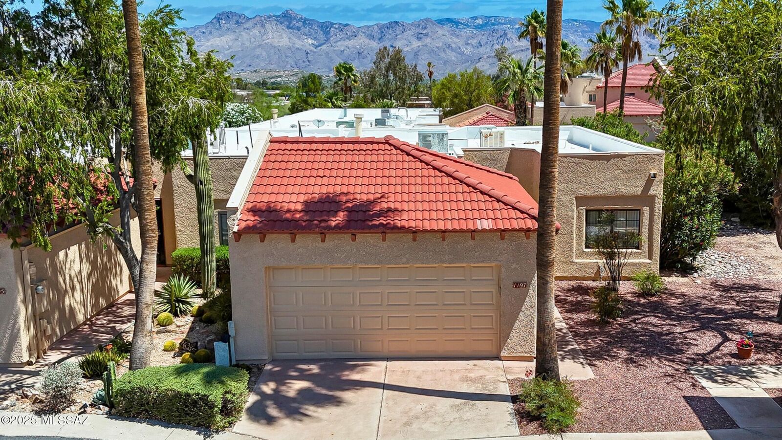 Property Photo: 1197 N Corinthian Place AZ 85715