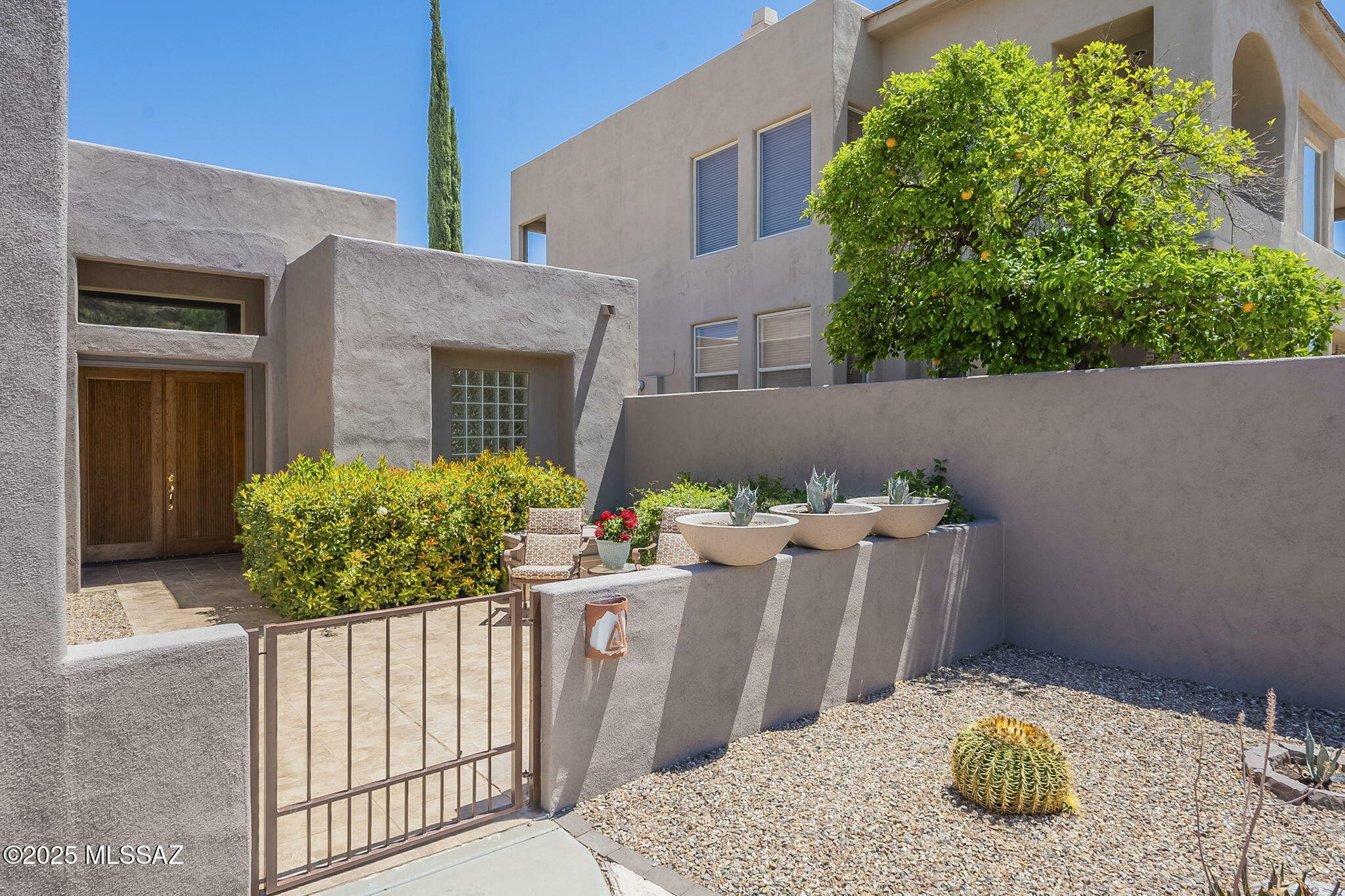 Property Photo: 5056 N Valley Shadows Place AZ 85750