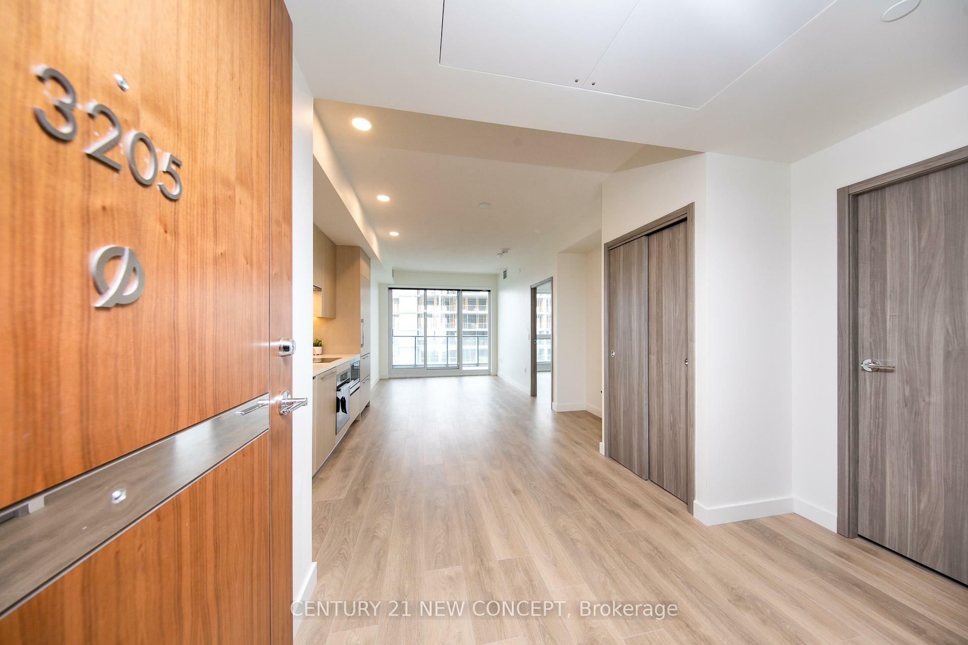 Property Photo: 85 McMahon Drive 3205 ON M2K 0H1