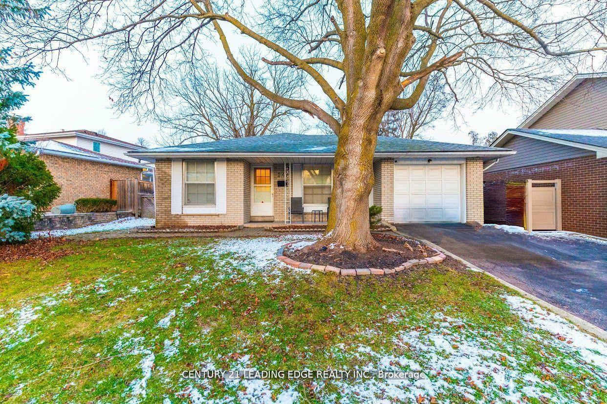 Photo de la propriété: 2145 Sandringham Drive ON L7P 1T8