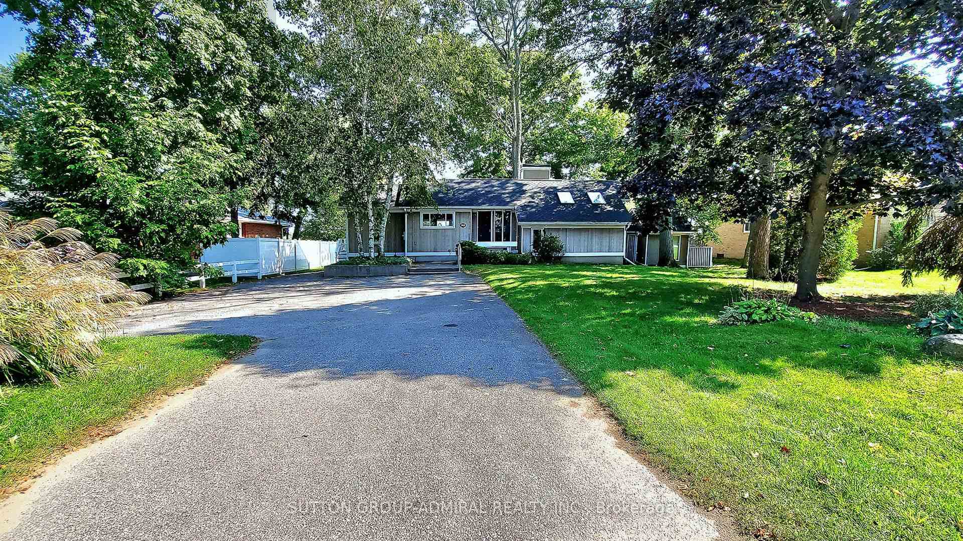 Photo de la propriété: 743 Broadview Avenue ON L3V 6P1