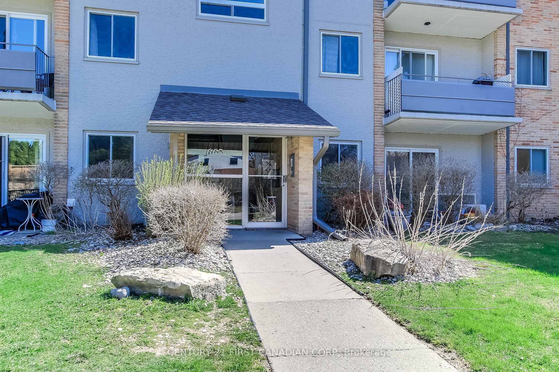 Property Photo: 665 Wonderland Road S 10 ON N6K 1M1