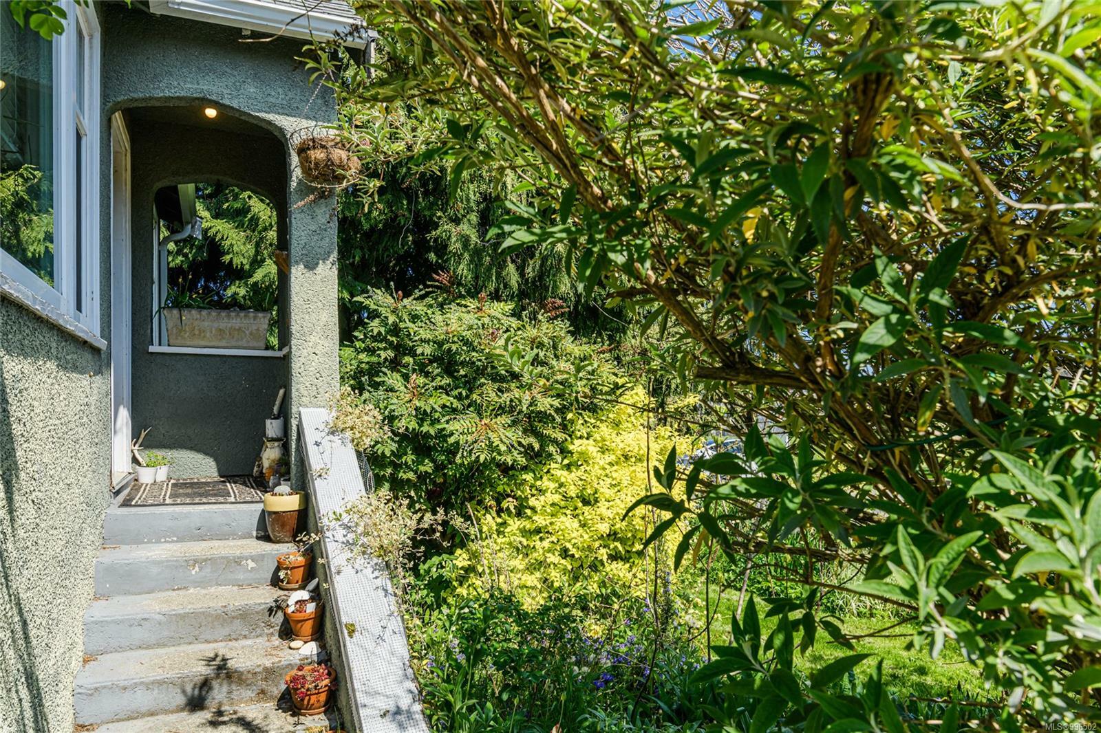 Property Photo: 3258 Irma St BC V8Z 3R8