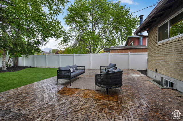 Property Photo: 1415 E Skyview Dr UT 84124