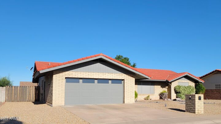 Property Photo: 650 N 65th Way AZ 85205