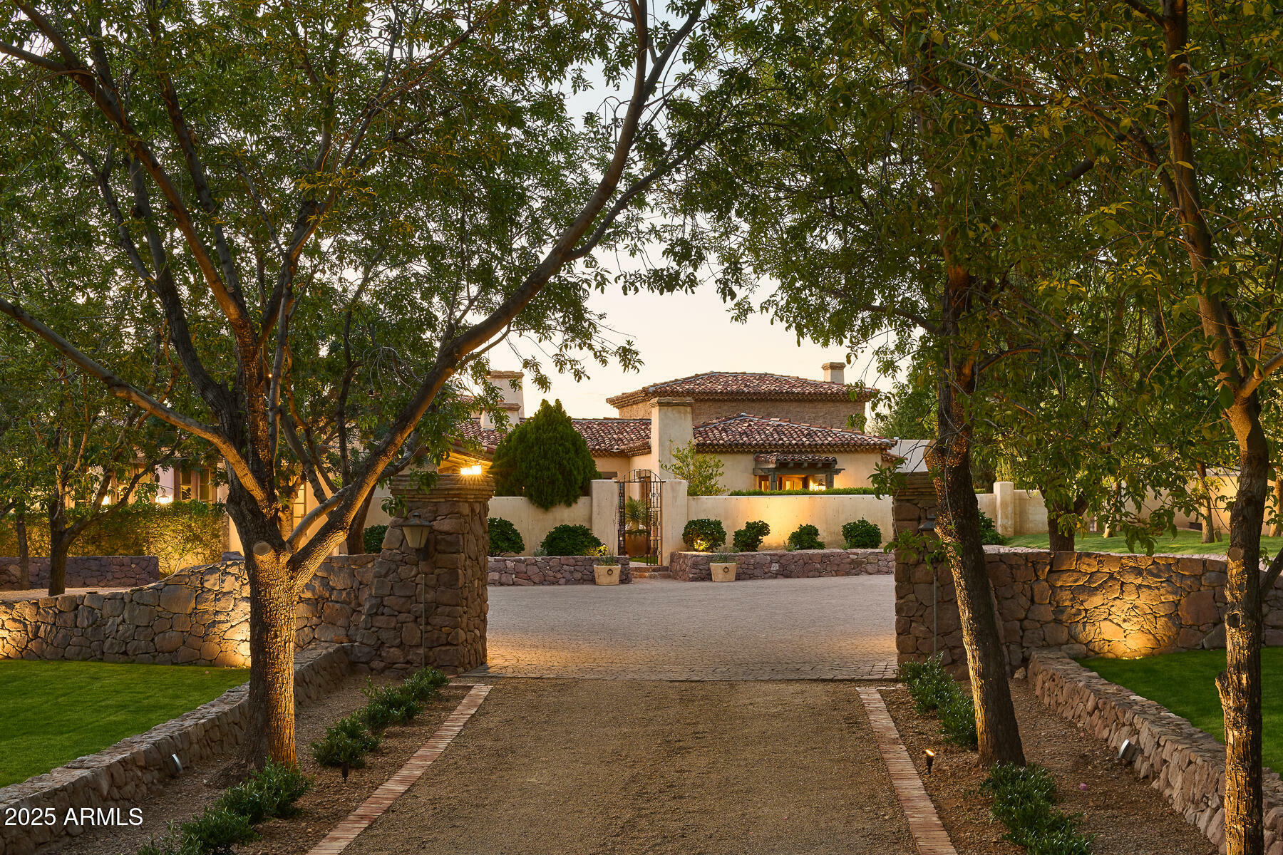 Property Photo: 7525 N Shadow Mountain Road AZ 85253