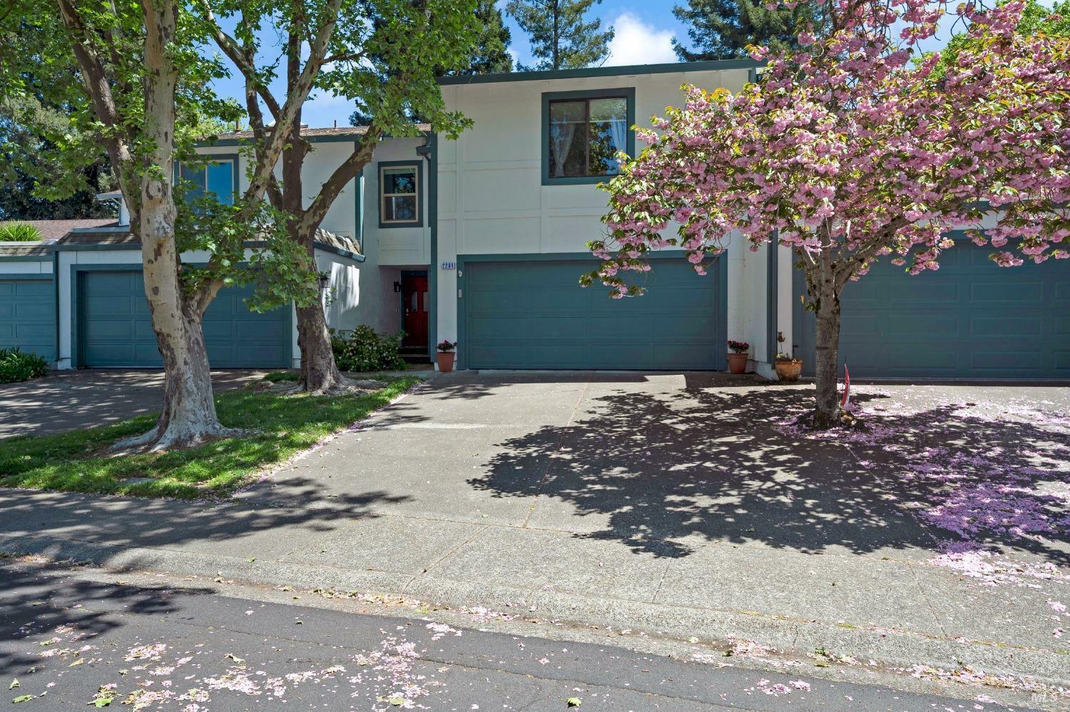 Property Photo: 2204 Marylyn Circle CA 94954