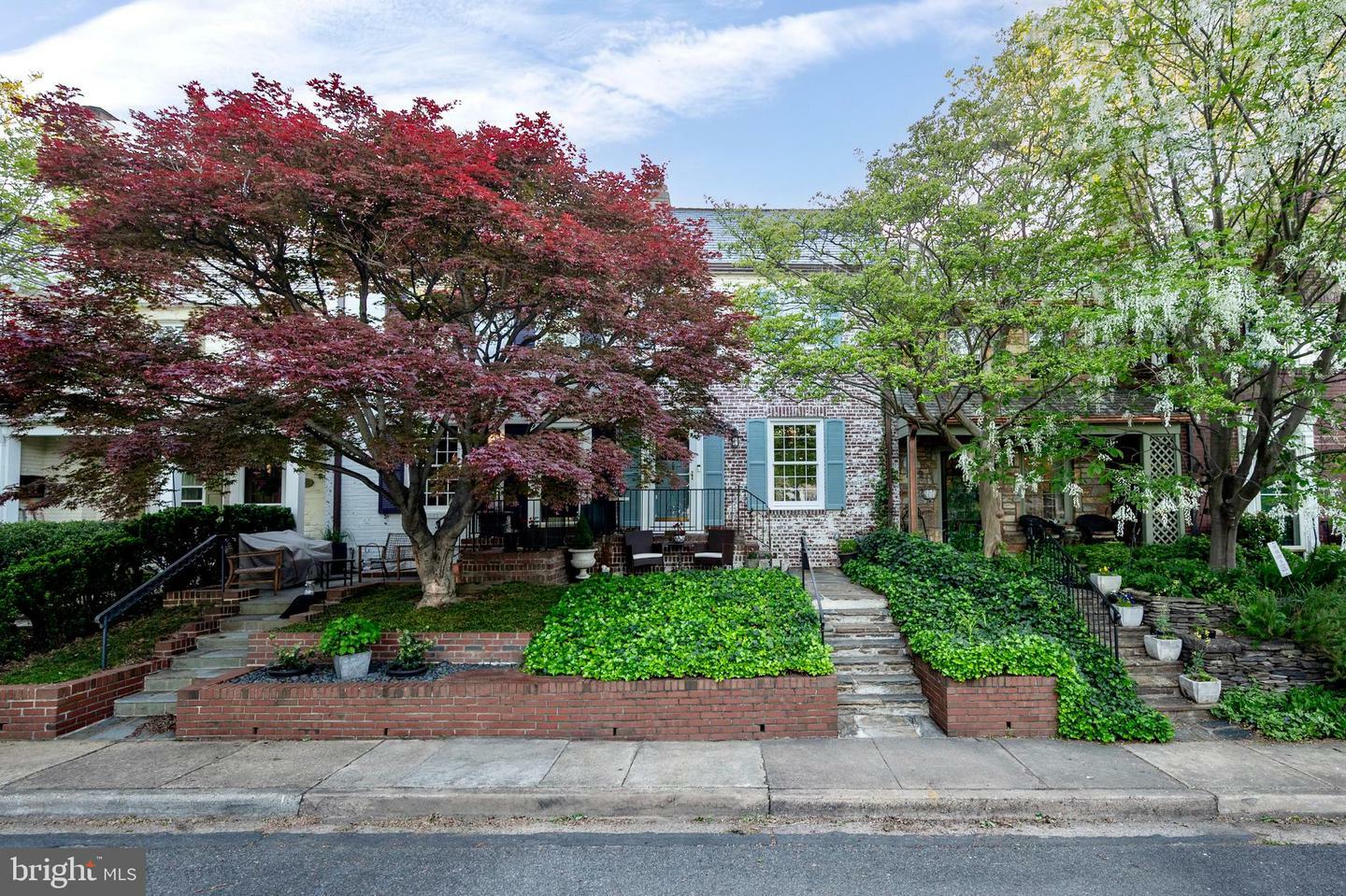 Property Photo: 915 S Saint Asaph Street VA 22314