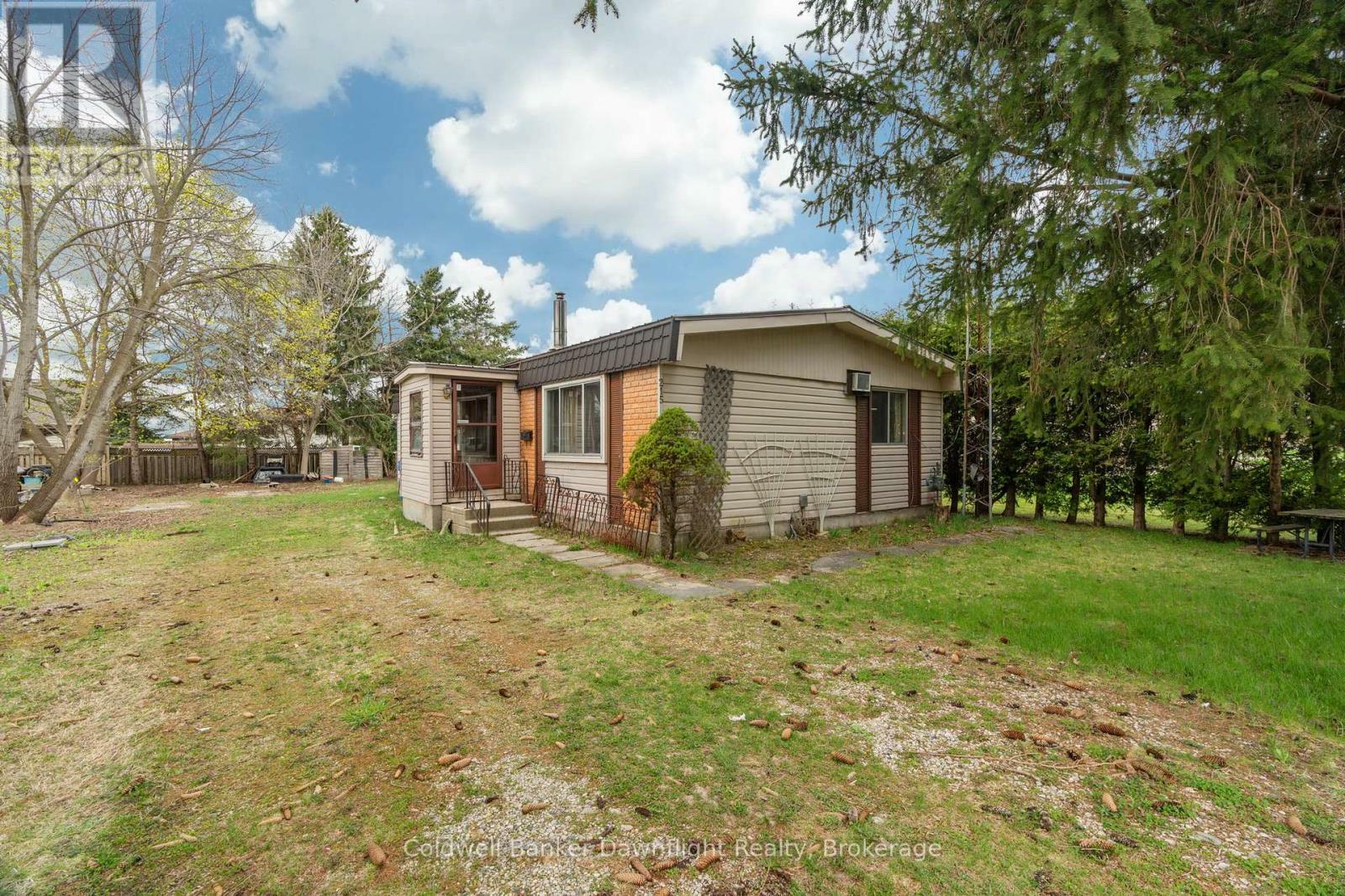 Property Photo: 215 Prince Alfred Street ON N0M 1K0