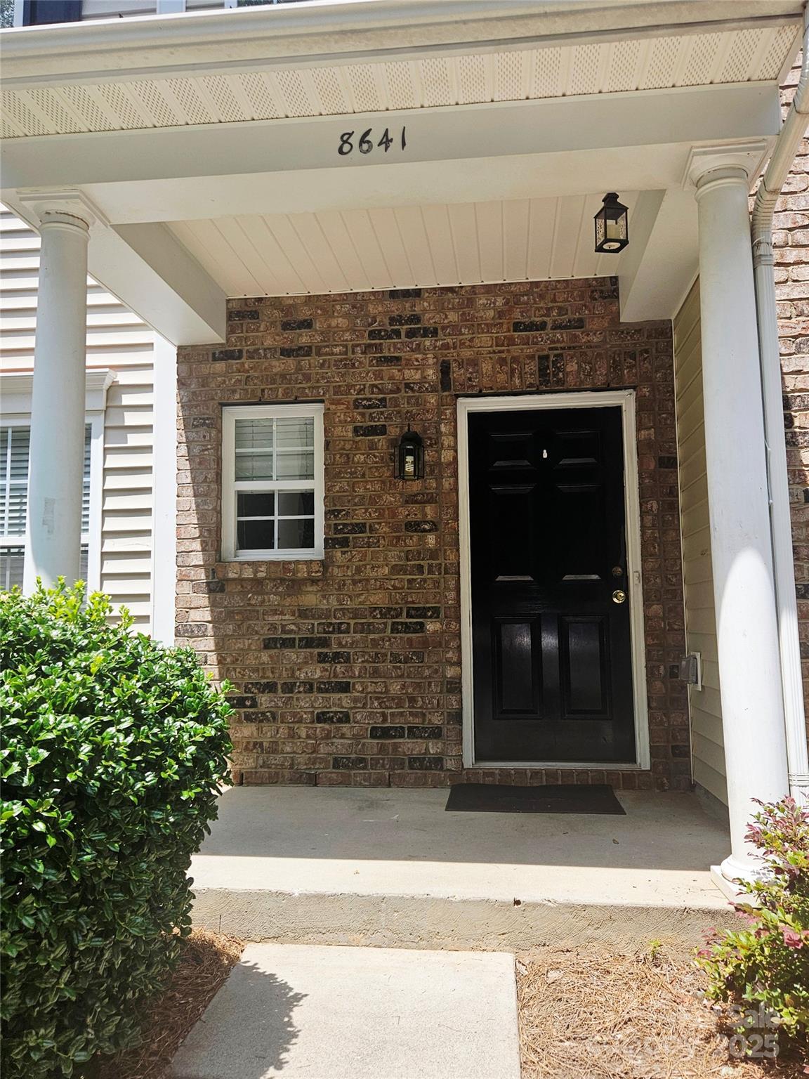 Property Photo:  8641 Wandering Creek Way  NC 28227 