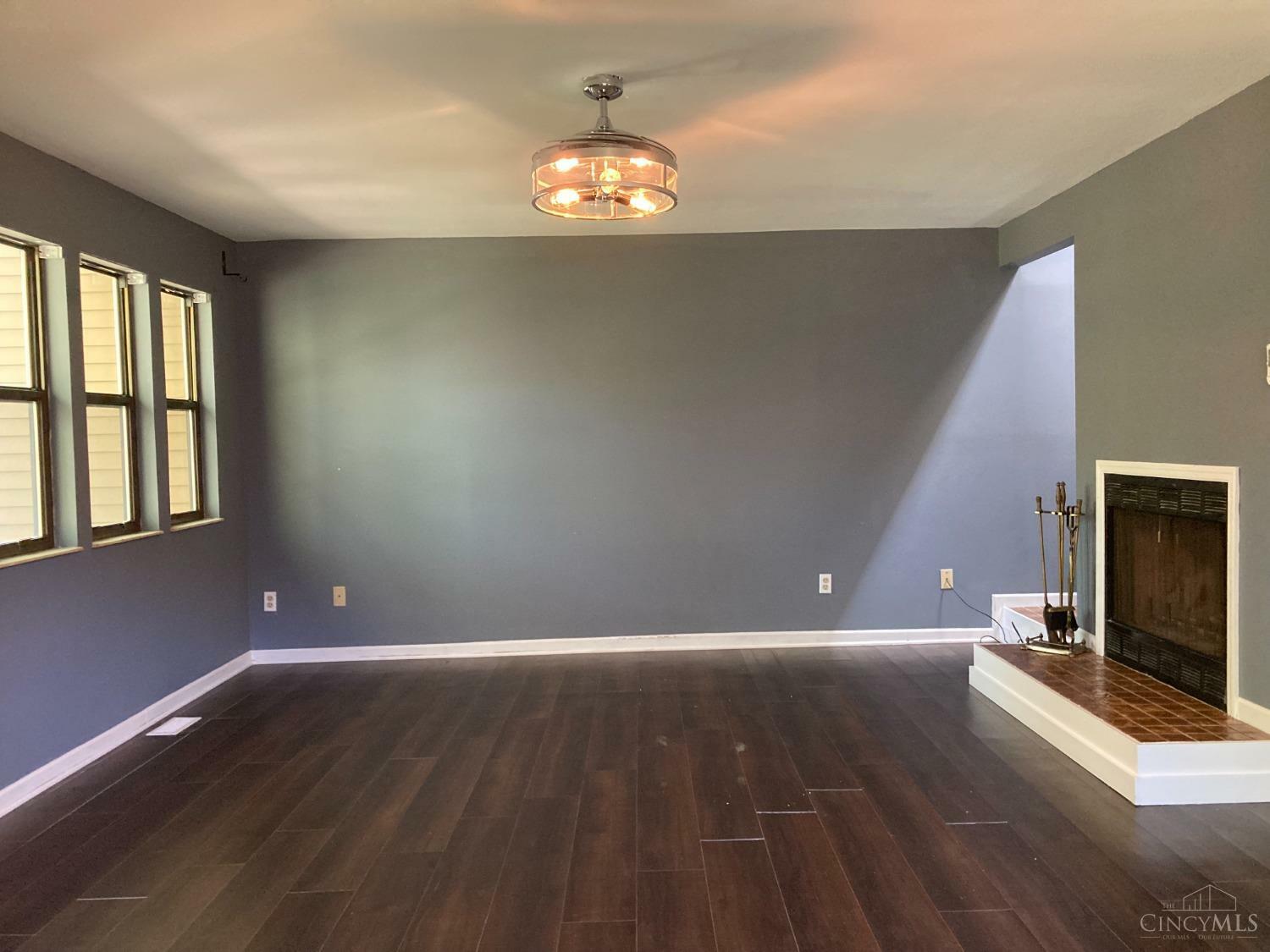 Property Photo: 9 Eland Ct OH 45014