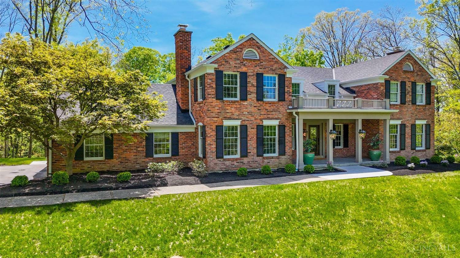 8450 Blue Cut Lane  Indian Hill OH 45243 photo