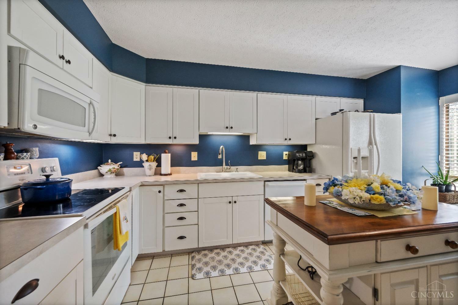 Property Photo: 7292 E Galbraith Road OH 45243