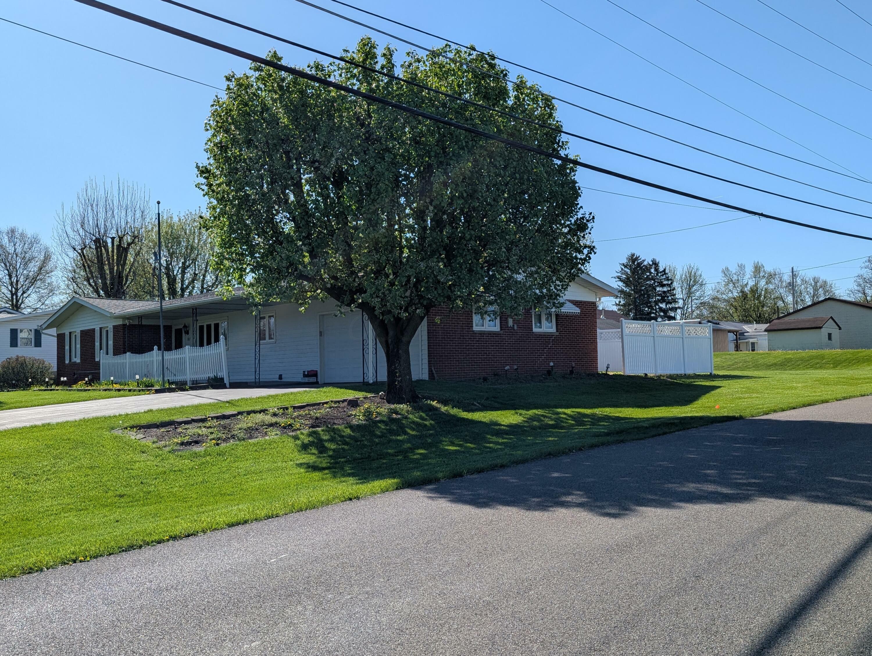 Property Photo: 307 Lee Street OH 43338