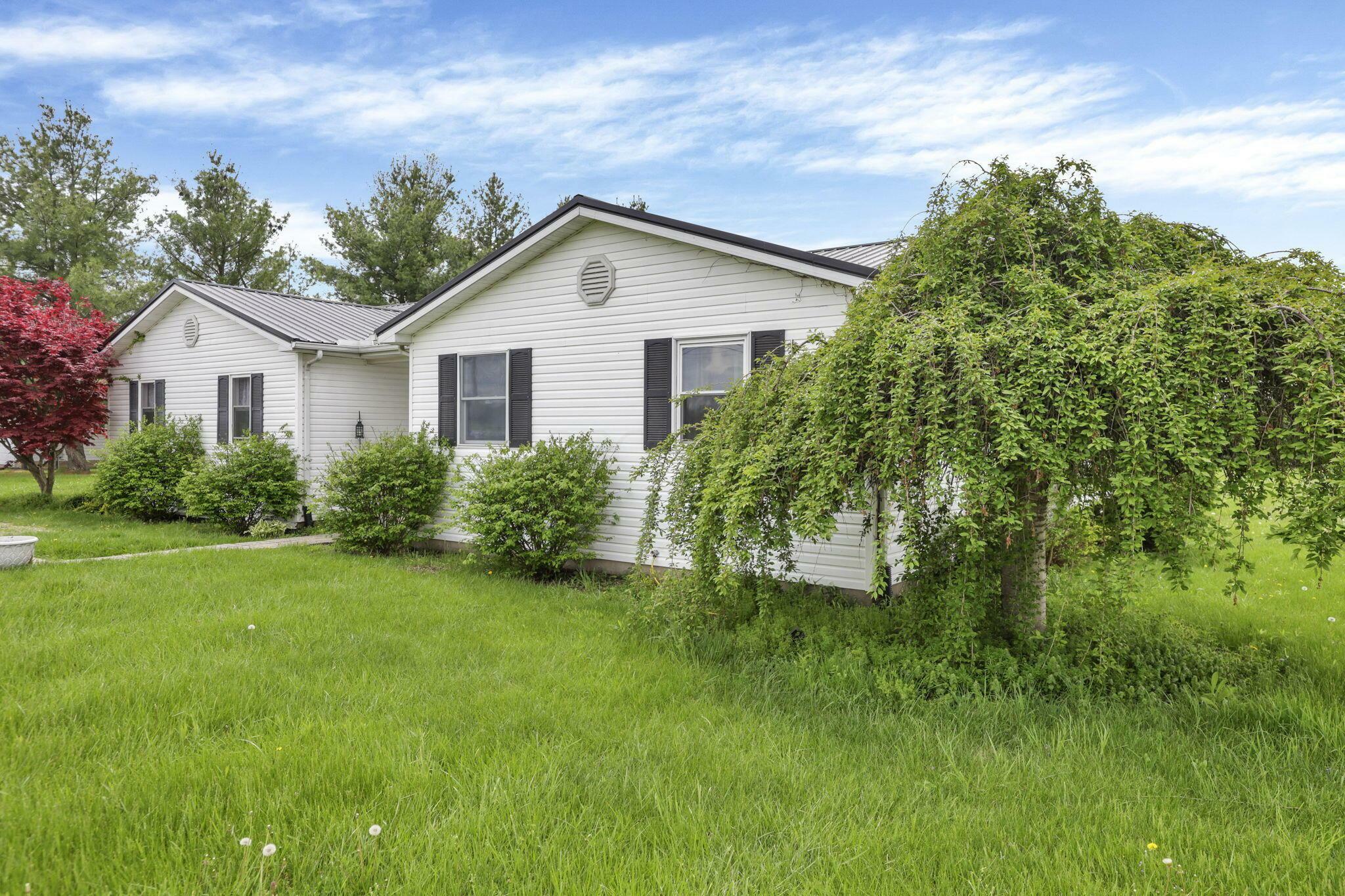 Property Photo: 11561 Murlette SW Road OH 43154