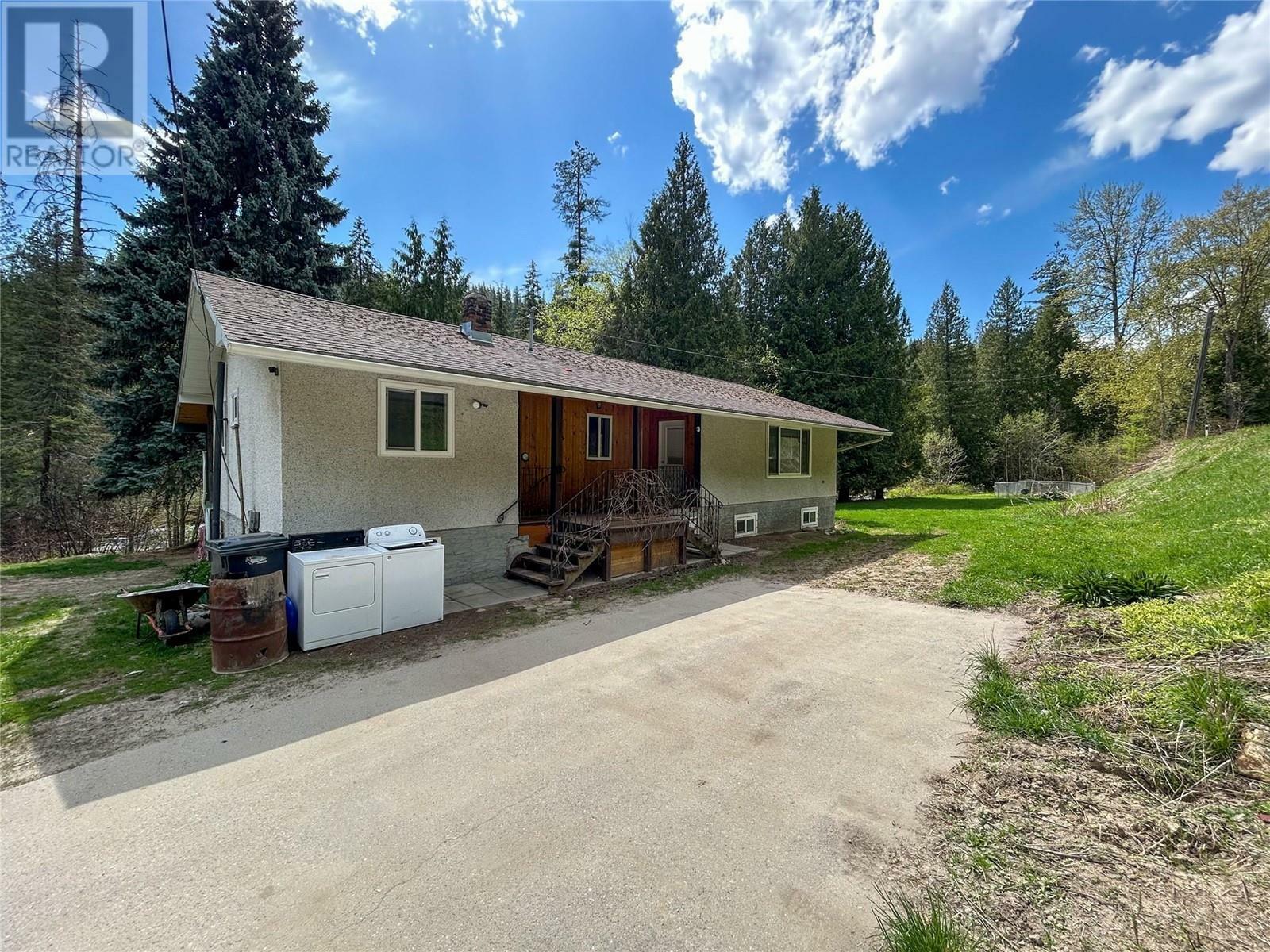 1486 Pass Creek Road  Castlegar BC V1N 4S2 photo