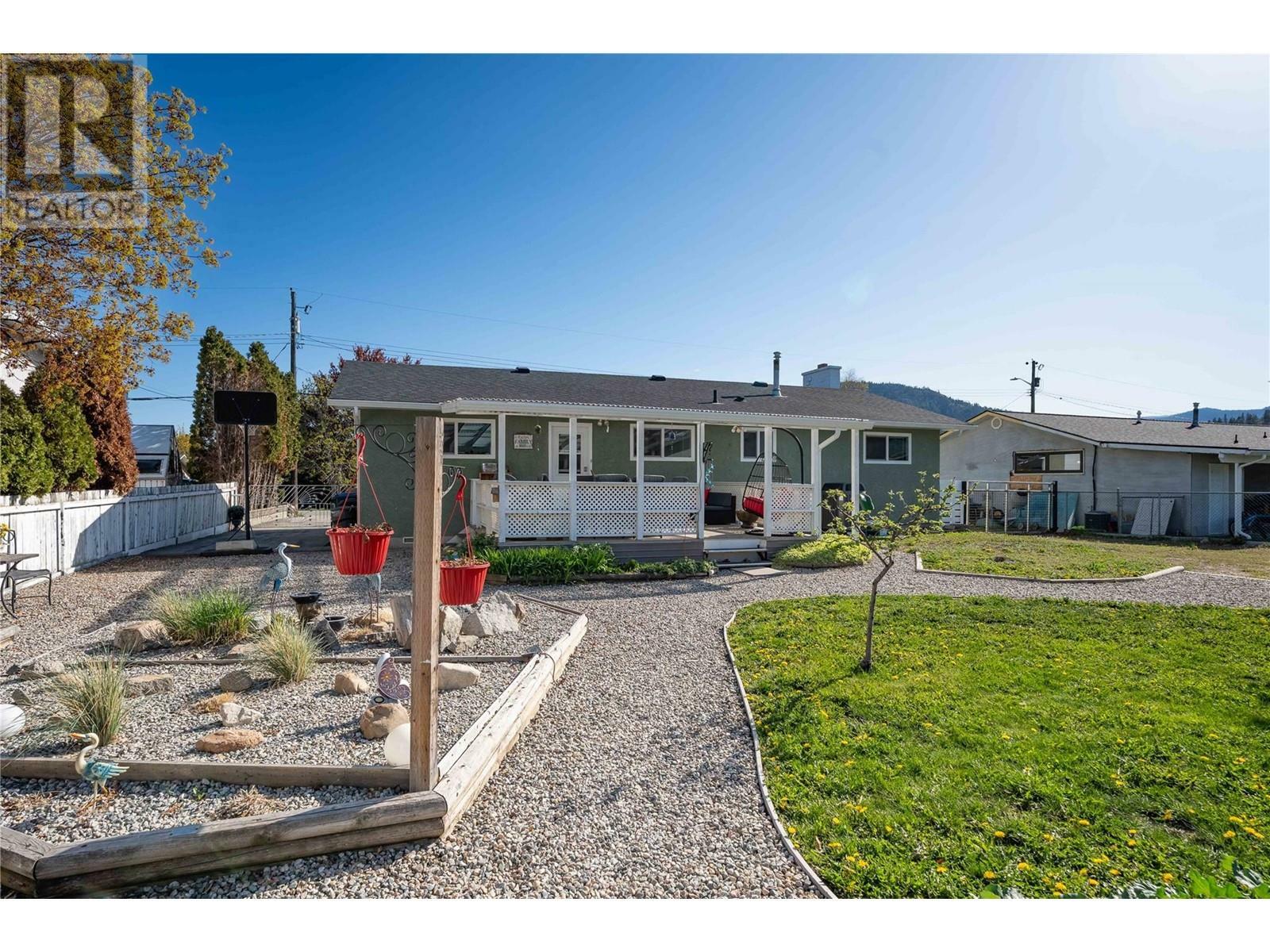 Property Photo: 12240 Saunders Crescent BC V0H 1Z0