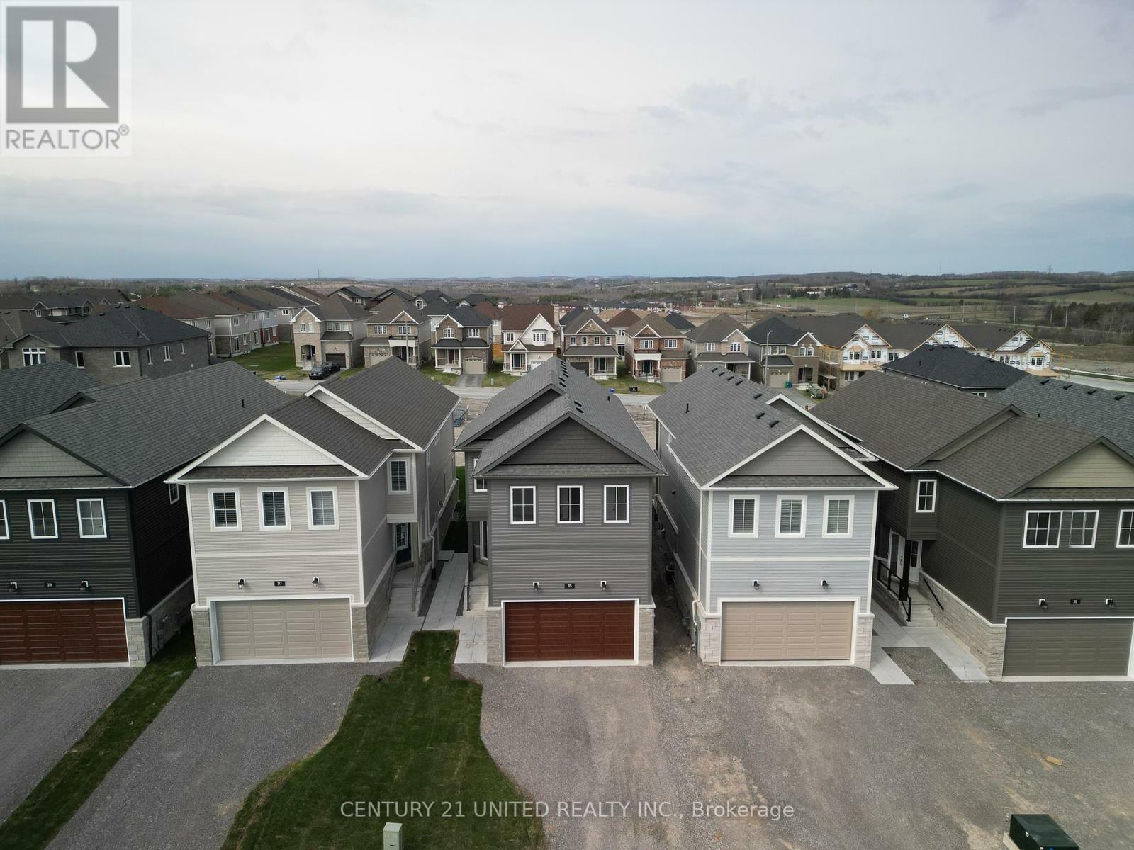 Property Photo: 315 Mullighan Gardens ON K9K 0H2