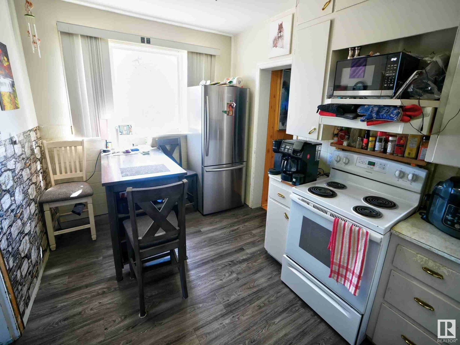 Property Photo: 5202 51 Av AB T0A 3A1