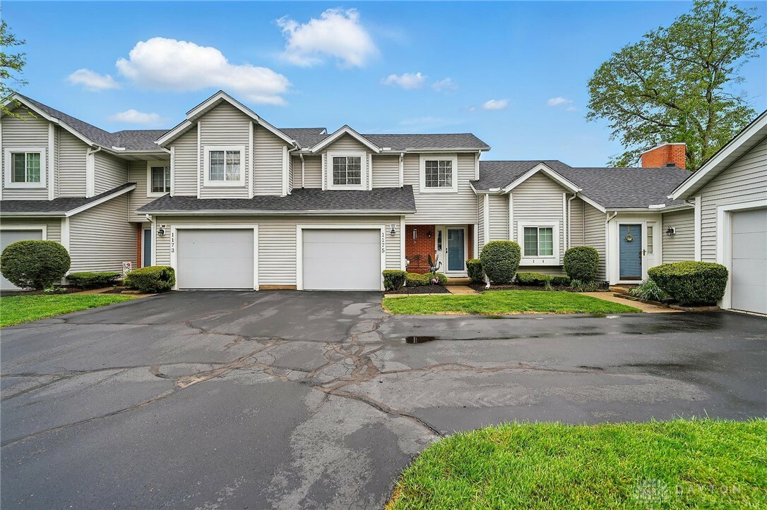 Property Photo: 1175 Bay Harbour Circle OH 45458