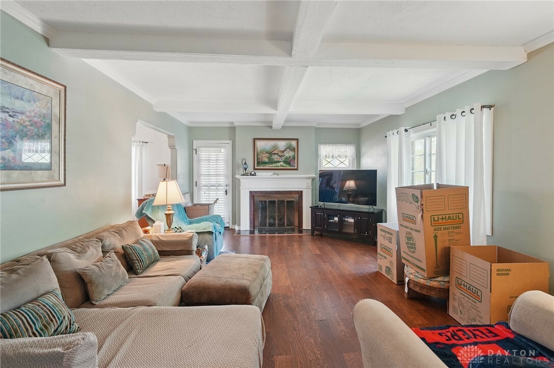Property Photo: 1305 E Schantz Avenue OH 45419
