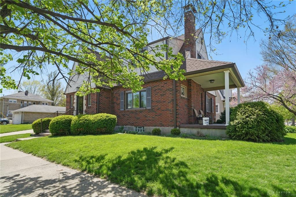 1305 E Schantz Avenue  Oakwood OH 45419 photo