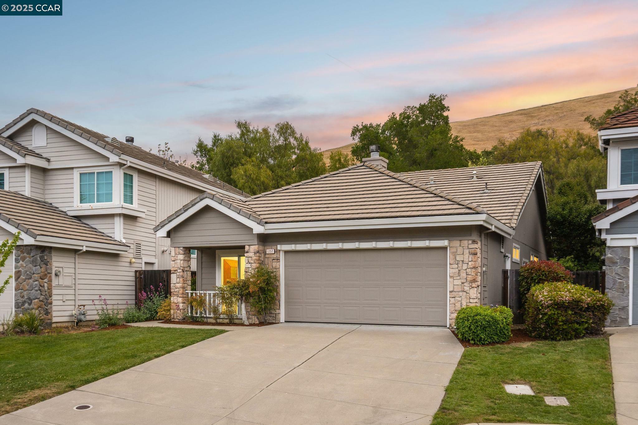 Property Photo: 1237 Buckeye Ter CA 94517