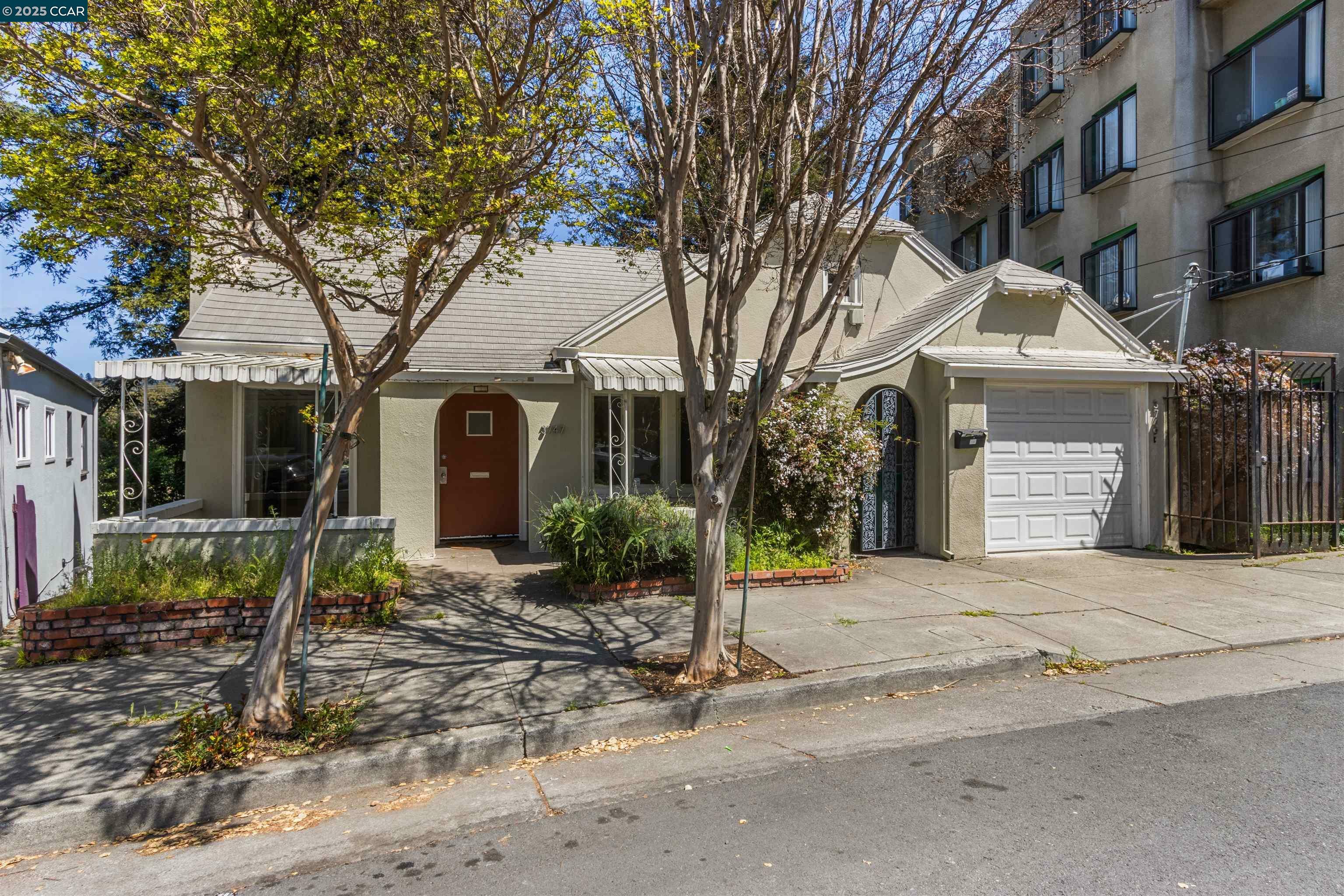 Property Photo: 3747 Park Boulevard Way CA 94610