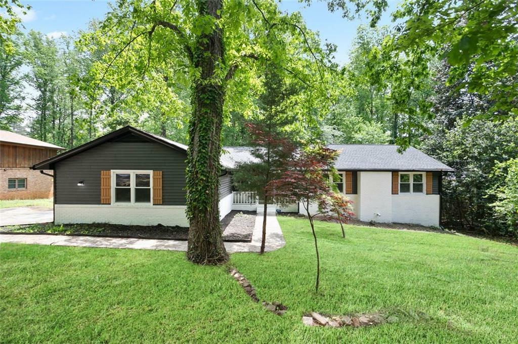 Property Photo: 831 Sweet Briar Lane SE GA 30094