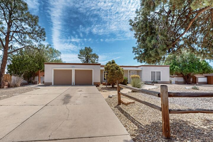 Property Photo:  4112 Cherrydale Court NW  NM 87107 