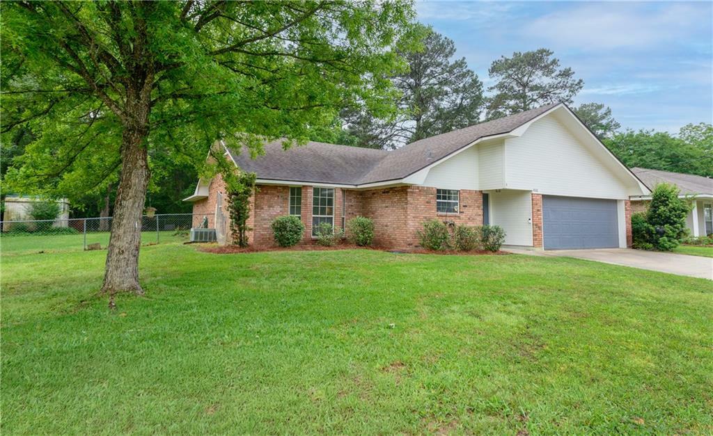 Property Photo: 4900 Whispering Pines Loop LA 71360