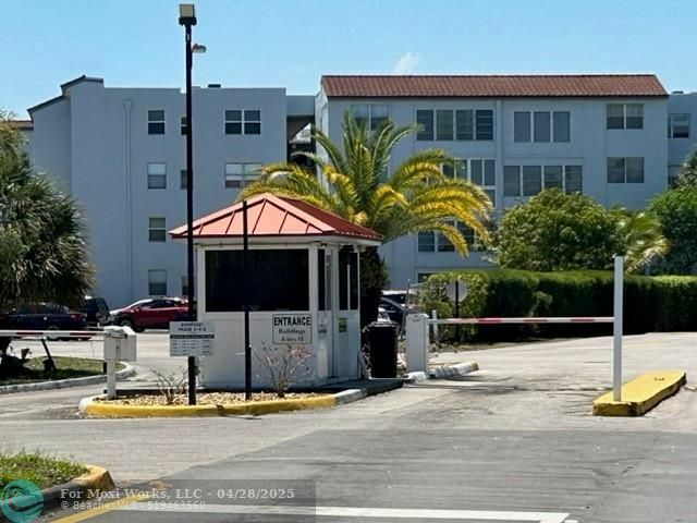 Property Photo: 2861 Somerset Dr 312 FL 33311
