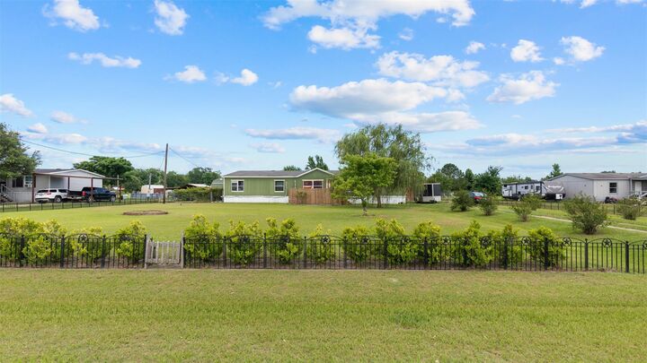 Property Photo:  333 County Road 4923  TX 77535 