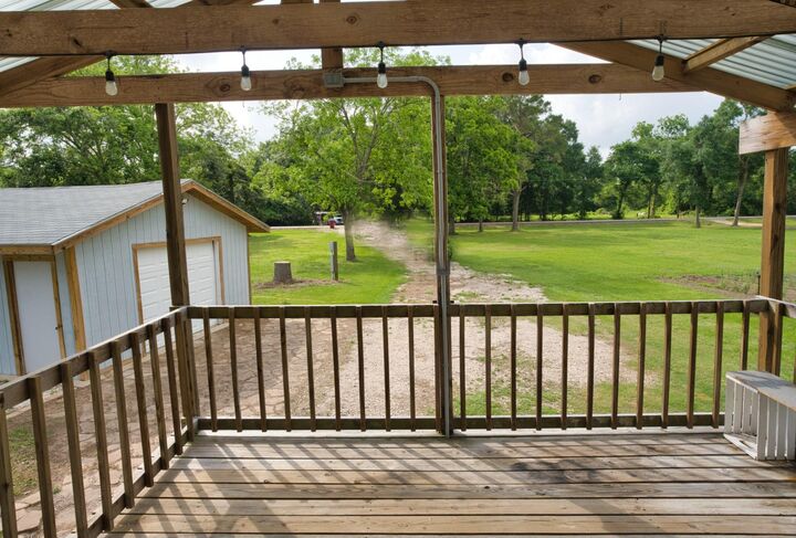 Property Photo: 555 County Road 728B TX 77480