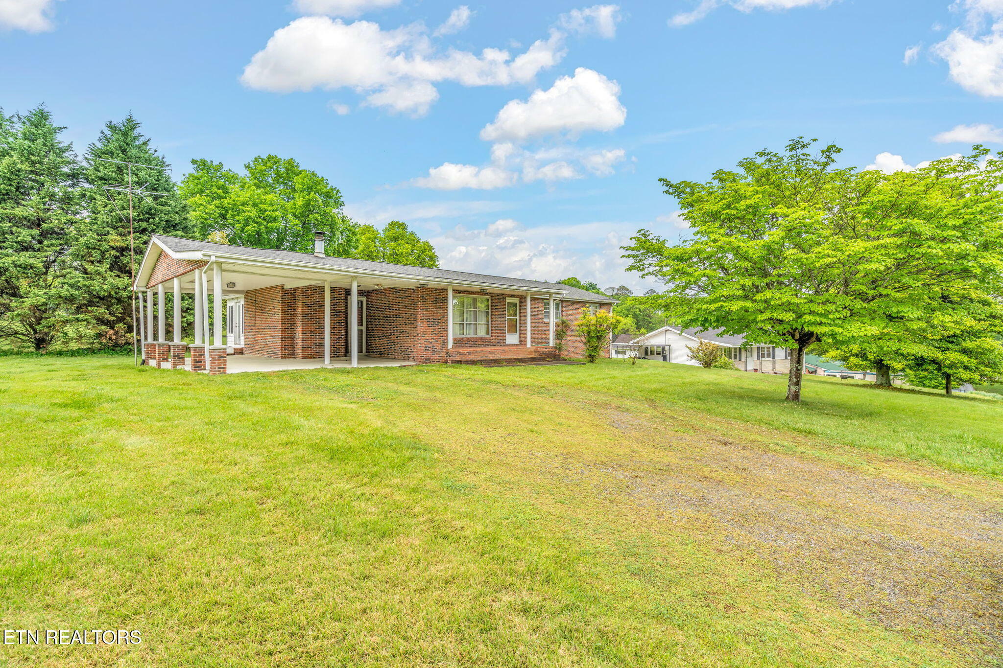 Property Photo: 205 N Walker Ave TN 37854