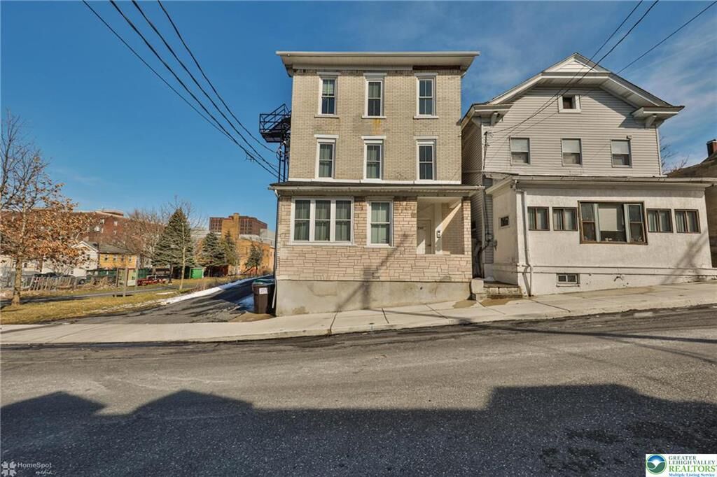 Property Photo: 328 Polk 3rd Floor PA 18015