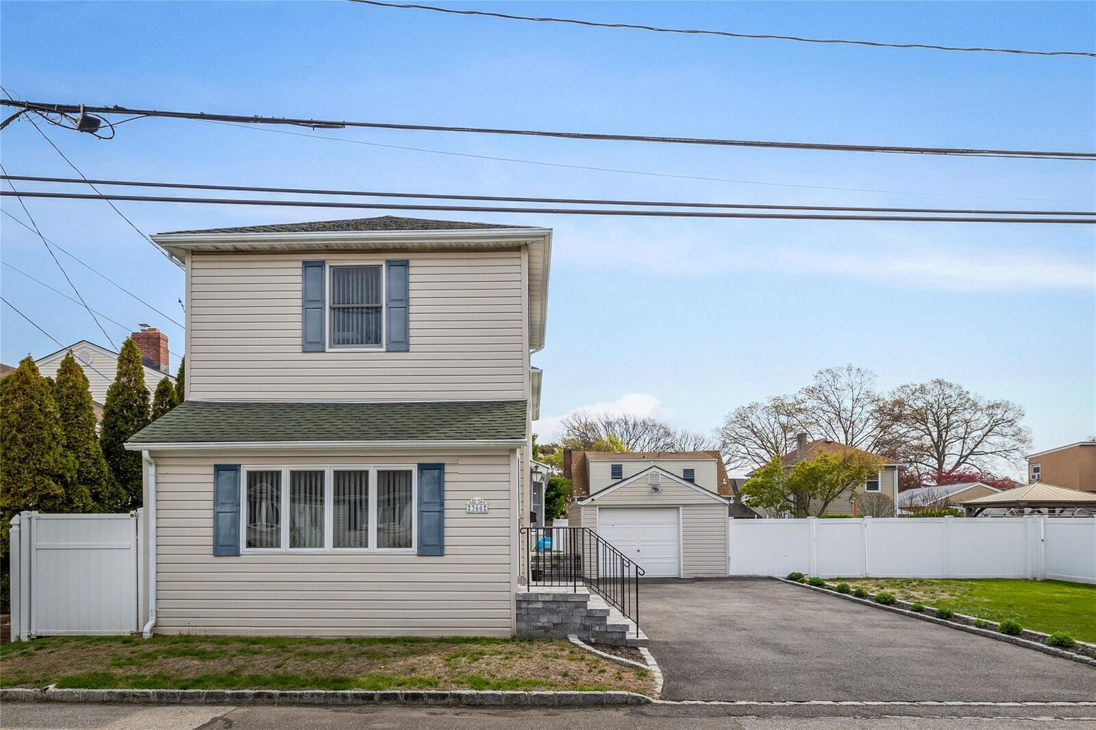 Property Photo:  366 S 7th Street  NY 11757 