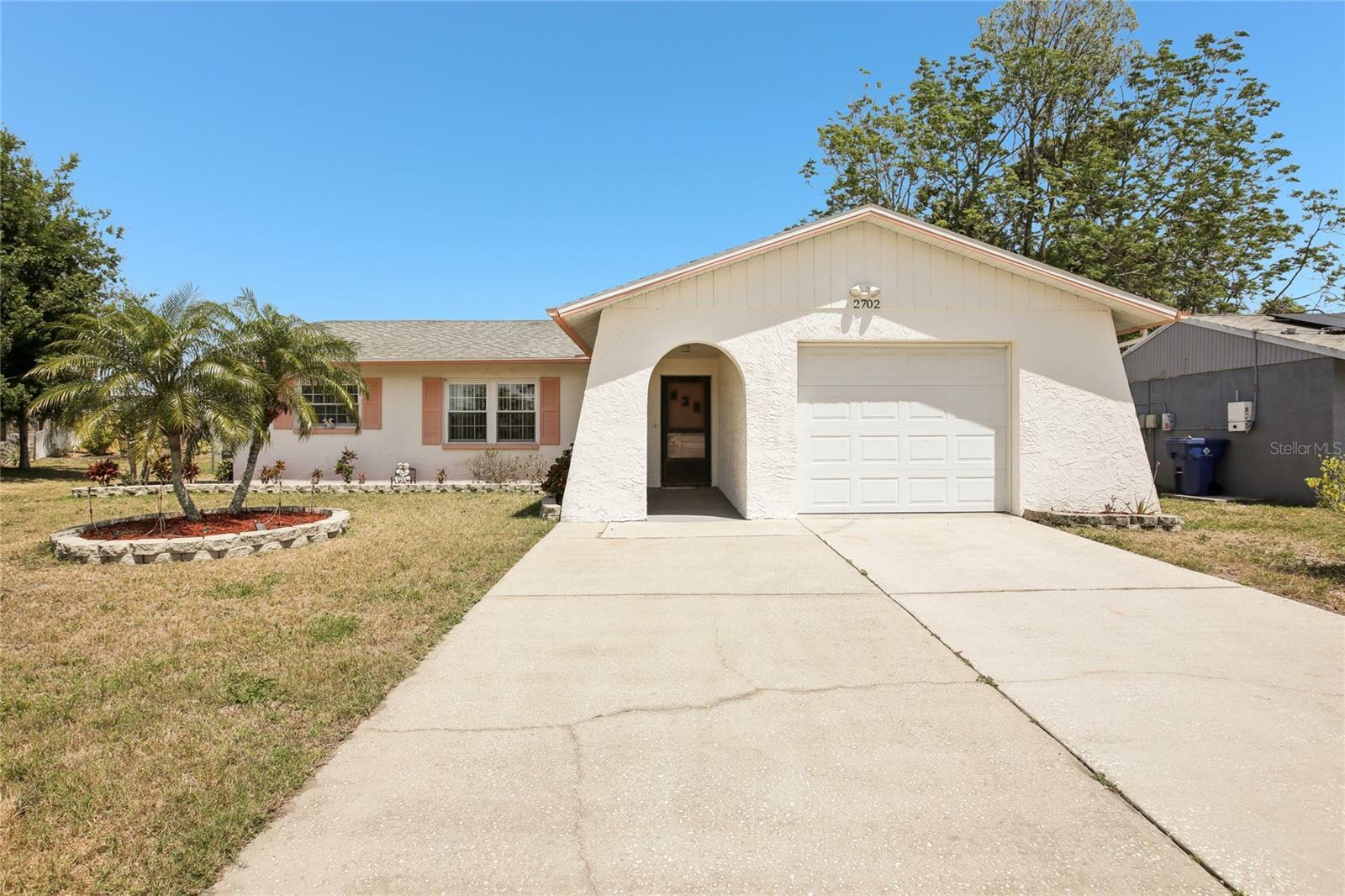 Property Photo: 2702 Ochatilla Road FL 34691