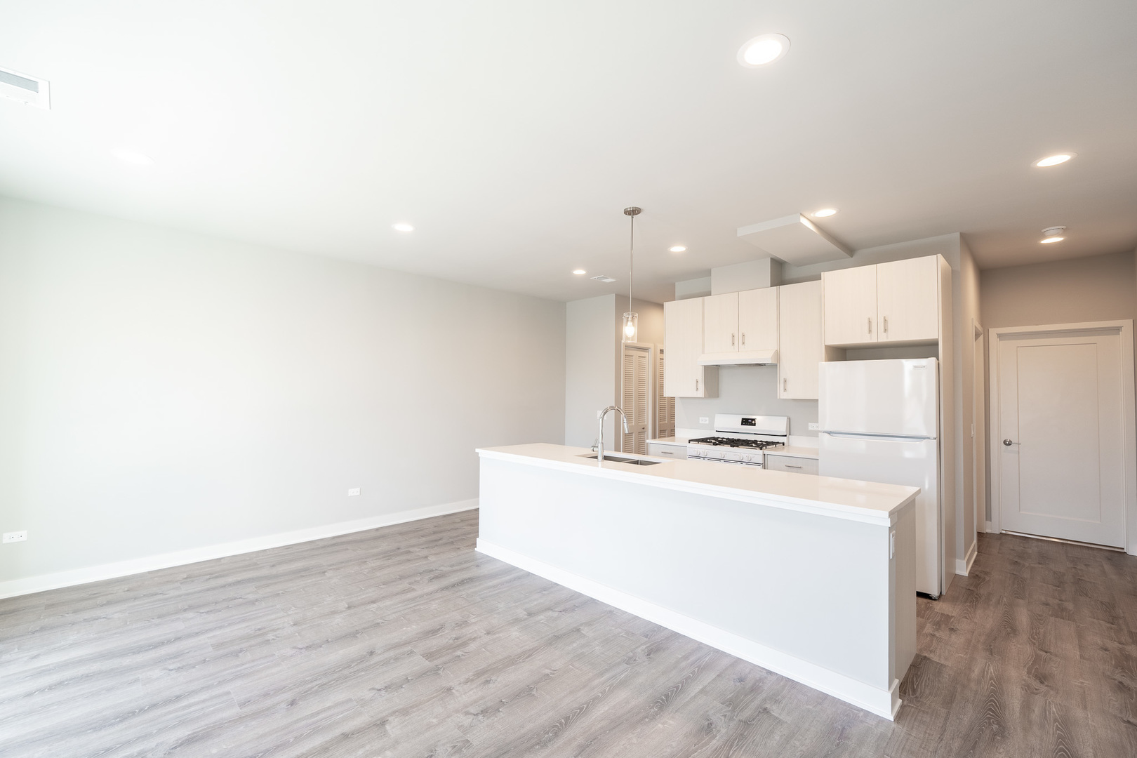 Property Photo: 3188 S Archer Avenue 202 IL 60608