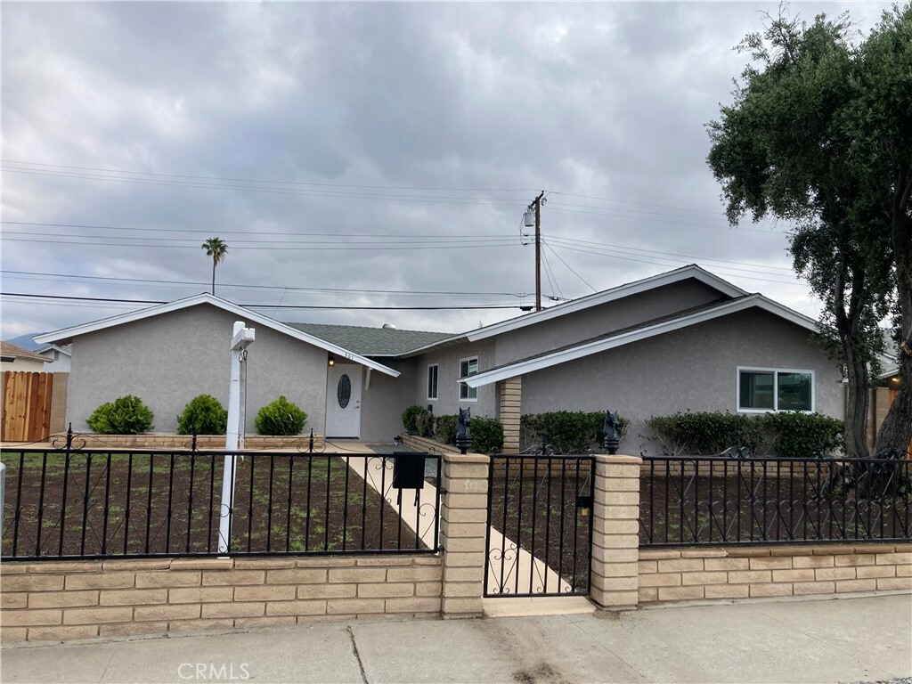 361 E San Bernardino Avenue  Redlands CA 92374 photo