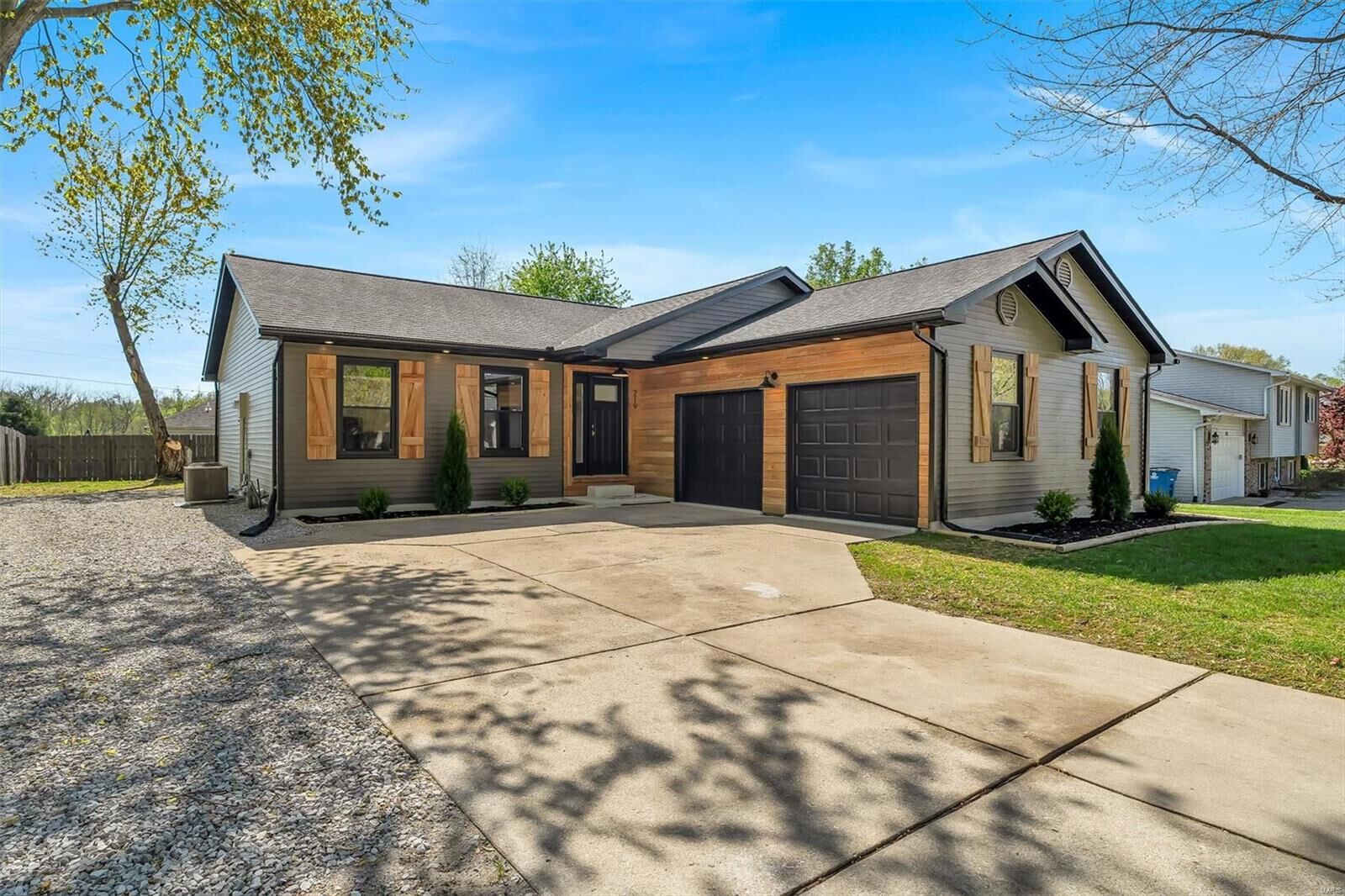 Property Photo: 219 Woodland Drive IL 62025