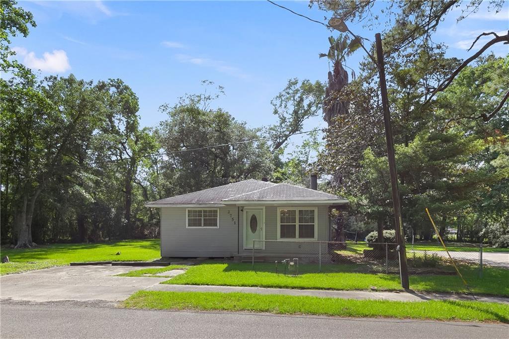 Property Photo:  2751 Washington Avenue  LA 70458 