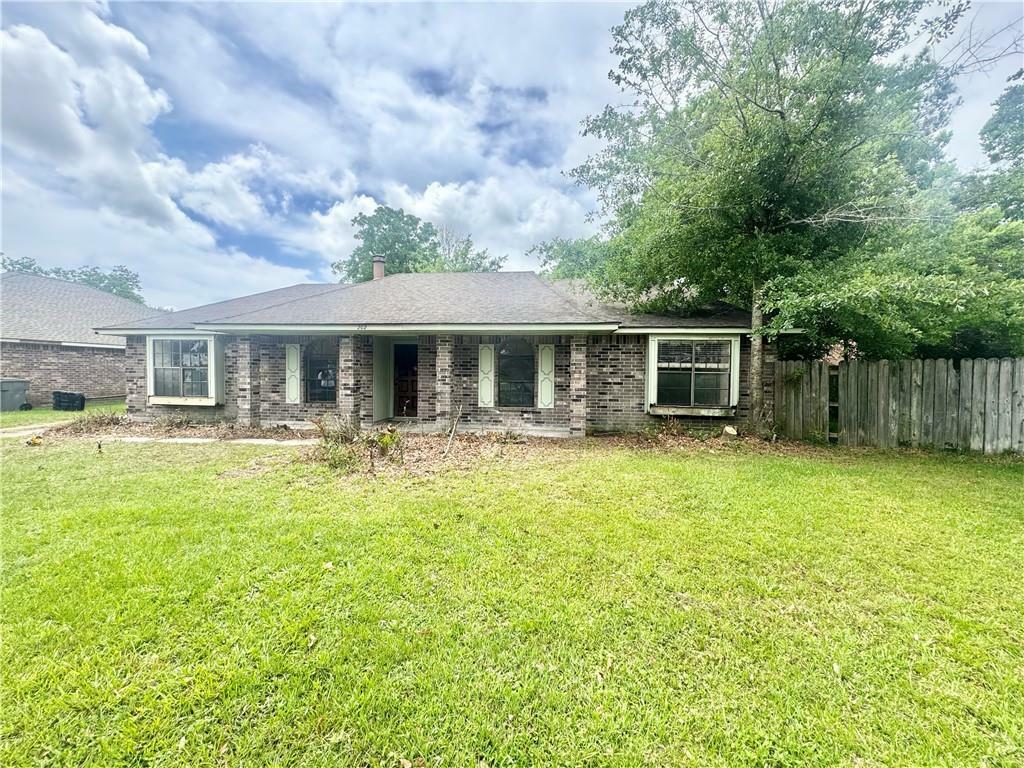 Property Photo: 202 Lake Calcasieu Court LA 70461