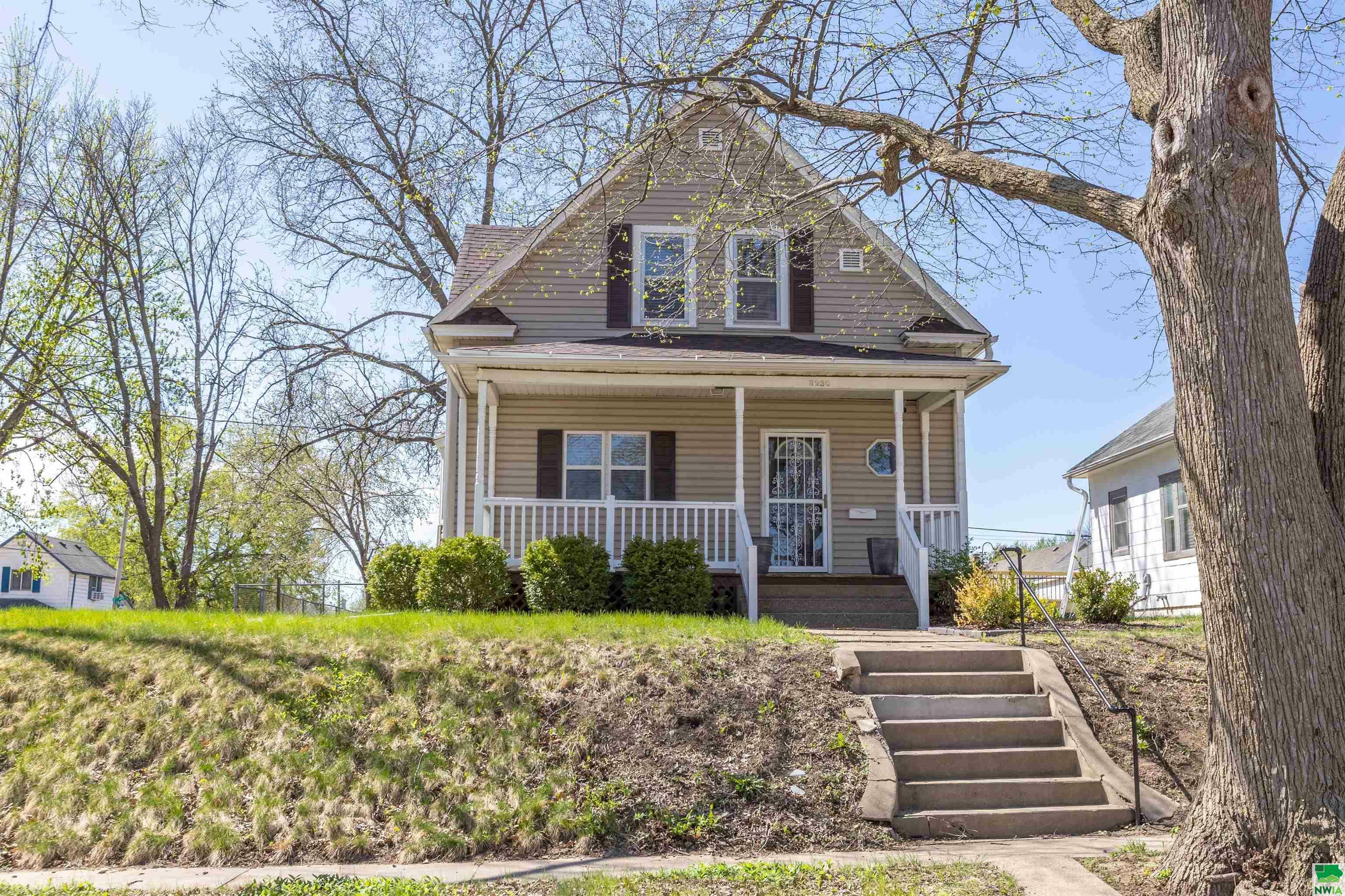 Property Photo: 3230 5th Avenue IA 51106