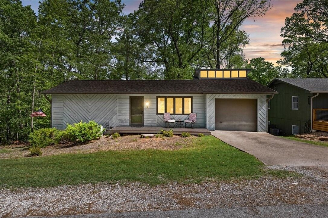 Property Photo:  6 Gamlingay Lane  AR 72714 